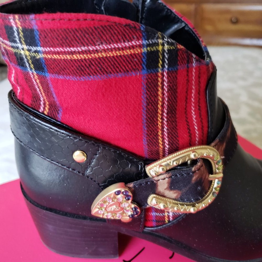 Booties - Picture 3 of 6